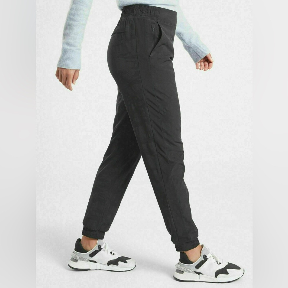 Athleta Camo Brooklyn Lined Winter Outdoor hiking sport athletic 8 green pants